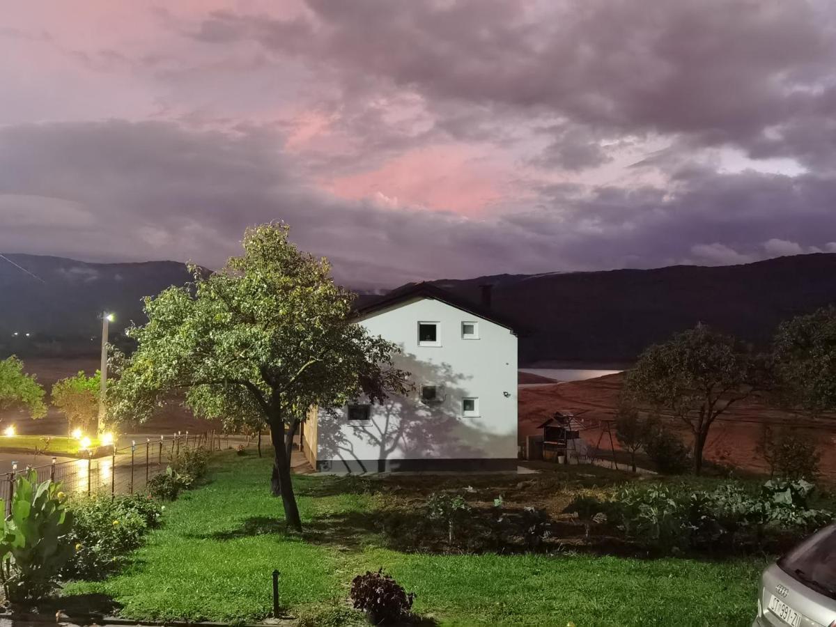 Vikendica Bosnjak Prozor المظهر الخارجي الصورة
