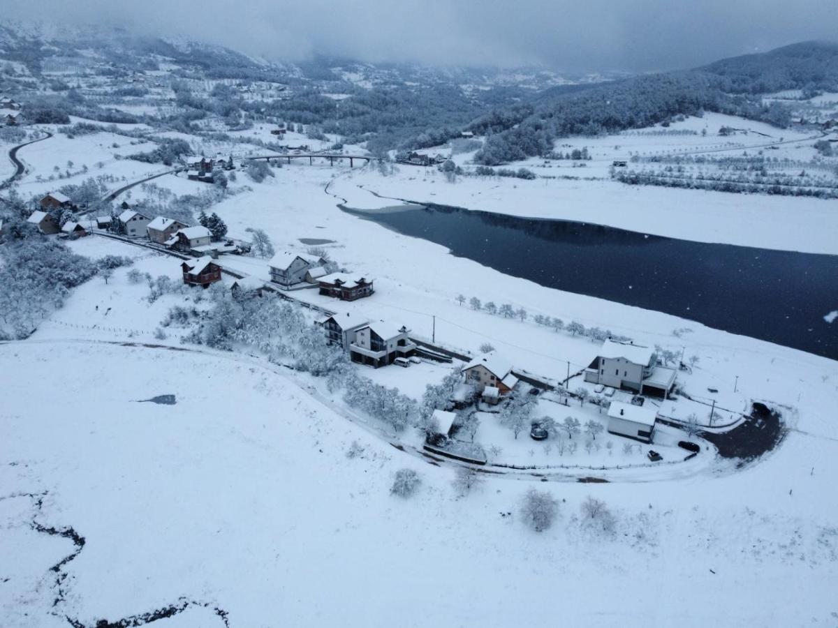 Vikendica Bosnjak Prozor المظهر الخارجي الصورة