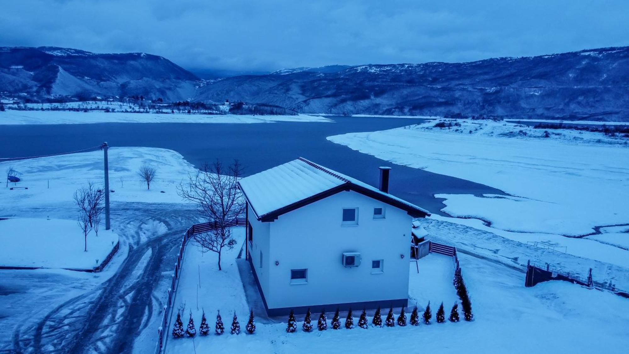 Vikendica Bosnjak Prozor المظهر الخارجي الصورة